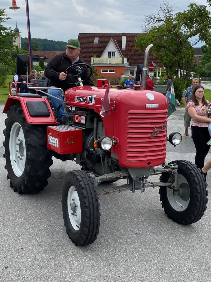 Oldtimer-Traktor beim Treffen des Traktor-Oldtimer-Clubs Markt Hartmannsdorf