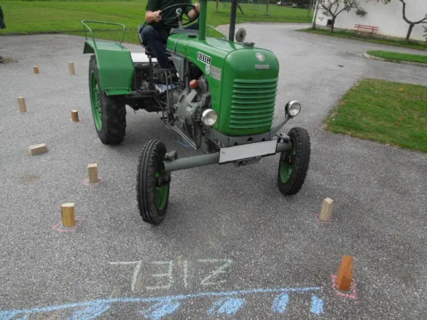 TRAKTOROLYMPIADE - EINWINTERUNGSFAHRT 2014 – Traktor-Oldtimer-Club Markt Hartmannsdorf, Foto 3