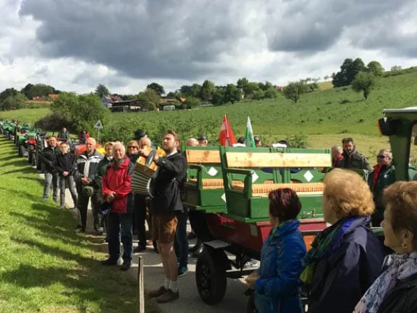 AUSFAHRT DREILÄNDERECK-TRAKTORWEIHE