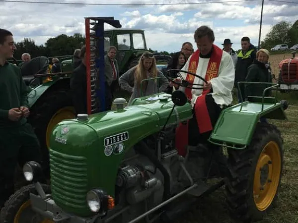 AUSFAHRT DREILÄNDERECK-TRAKTORWEIHE 2016 – Traktor-Oldtimer-Club Markt Hartmannsdorf, Foto 17