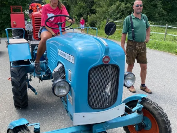 AUSFAHRT VEREIN HERZKRANKE KINDER 2022 – Traktor-Oldtimer-Club Markt Hartmannsdorf, Foto 4