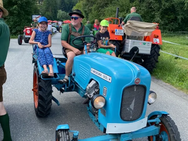 AUSFAHRT VEREIN HERZKRANKE KINDER 2022 – Traktor-Oldtimer-Club Markt Hartmannsdorf, Foto 14