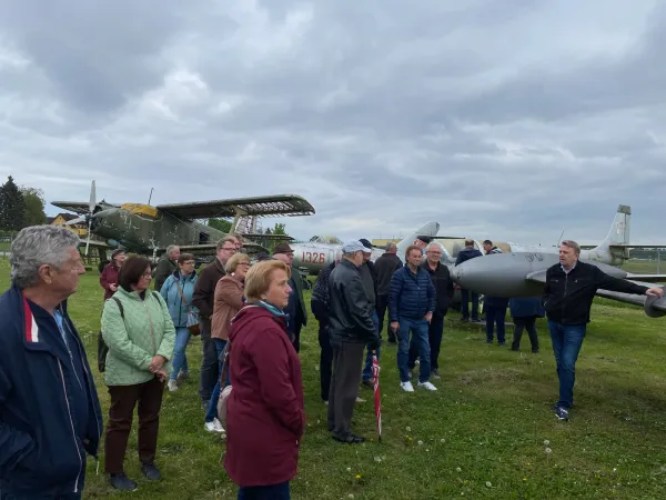 BUSAUSFLUG FLUGHAFEN THALERHOF 2025 – Traktor-Oldtimer-Club Markt Hartmannsdorf, Foto 5