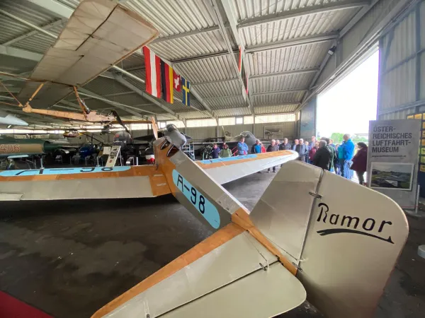 BUSAUSFLUG FLUGHAFEN THALERHOF 2025 – Traktor-Oldtimer-Club Markt Hartmannsdorf, Foto 15