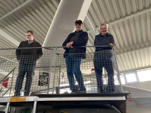BUSAUSFLUG FLUGHAFEN THALERHOF 2025 – Traktor-Oldtimer-Club Markt Hartmannsdorf, Foto 18