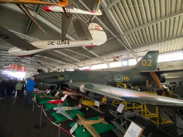 BUSAUSFLUG FLUGHAFEN THALERHOF 2025 – Traktor-Oldtimer-Club Markt Hartmannsdorf, Foto 20
